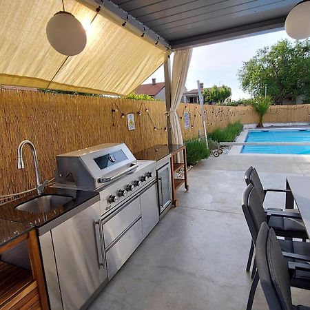 Kuntrada 45 Holiday Home - Heated & Kids Pool ฟาชานา ภายนอก รูปภาพ
